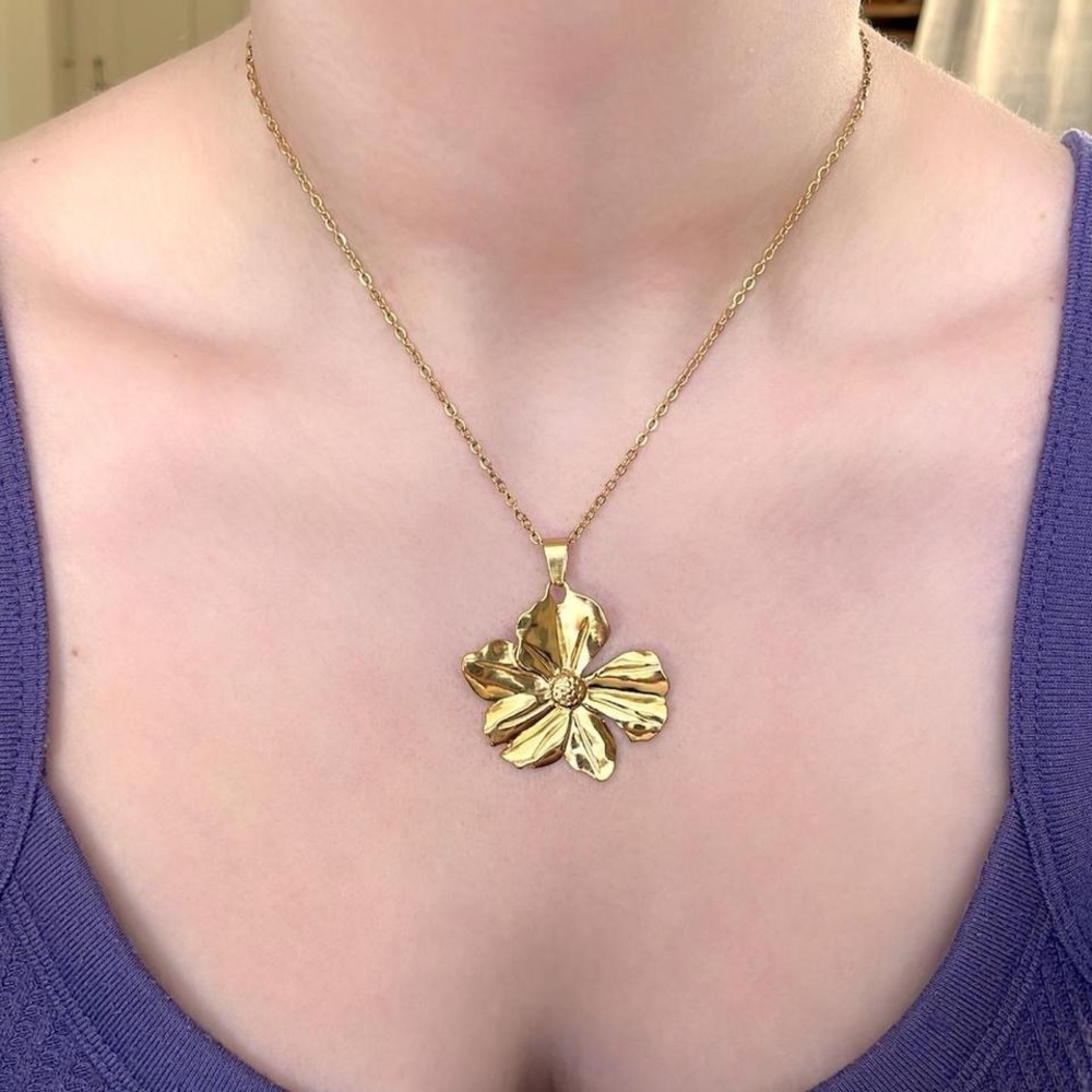 Large Gold Flower Pendant Necklace